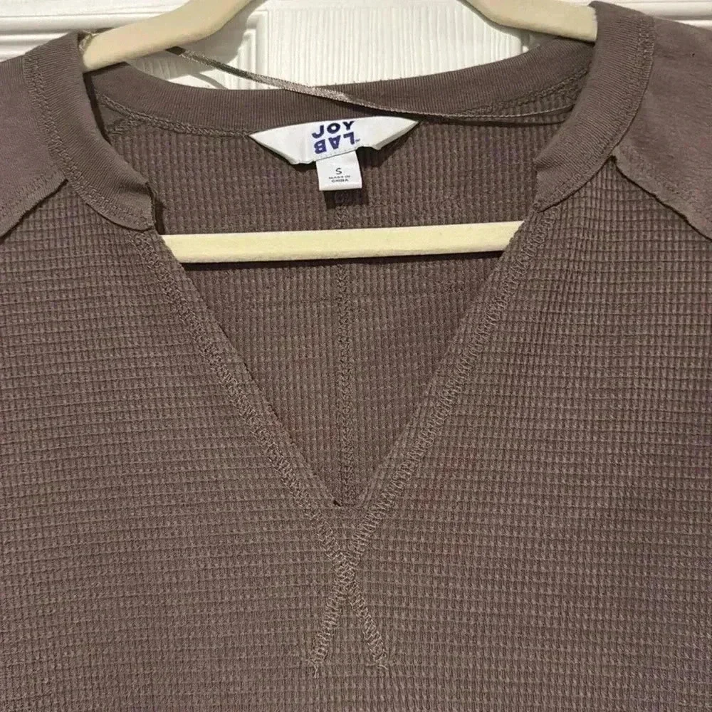 Long Sleeve Waffle Knit Pull Over - Picture 2 of 3